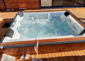 Hotels with Jacuzzi